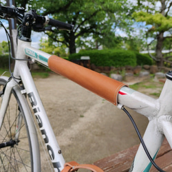 本革ヌメ革 栃木レザーの自転車バッグ サイクルツールバッグ