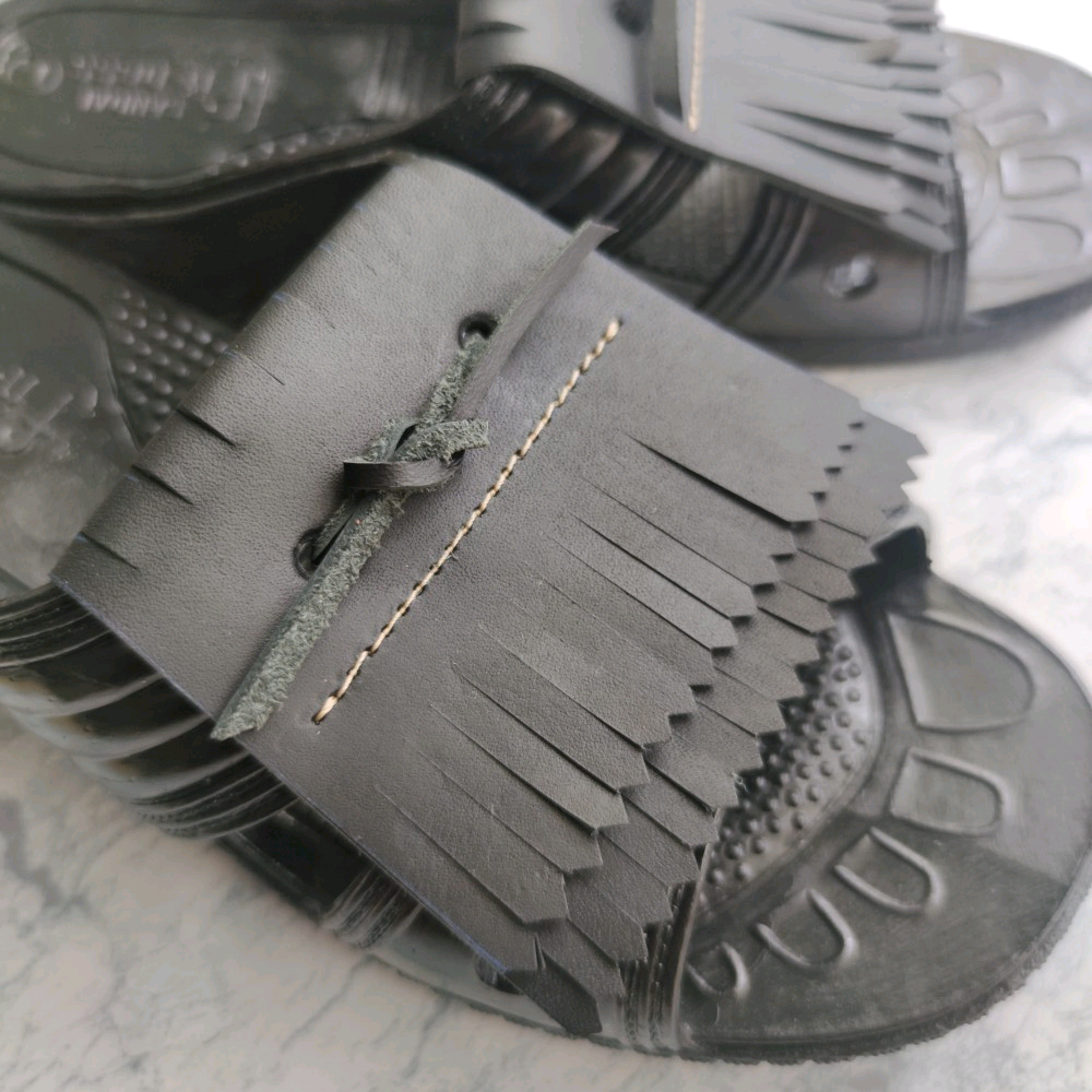 本革ヌメ革　レザー タッセル付き カジュアル レザーサンダル　スリッパ  男女兼用