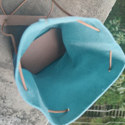 真皮收縮牛皮抽繩包男女通用 3way 綠松石藍色 sacoche 適合單肩包、手提包和斜挎包 第7張的照片