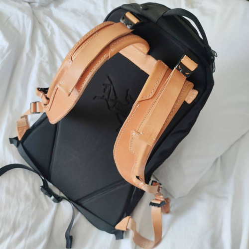 リュック バックパック 鞄のリペア ショルダーハーネス レザーカスタム  