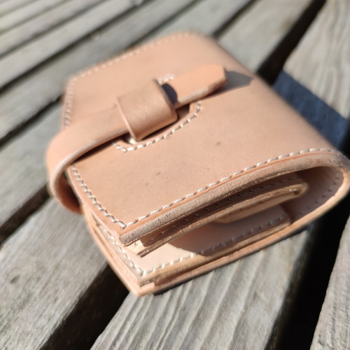 ベルトループミドルウォレット 極厚ヌメ革 本革 昭南ベンズ 生成り経年  