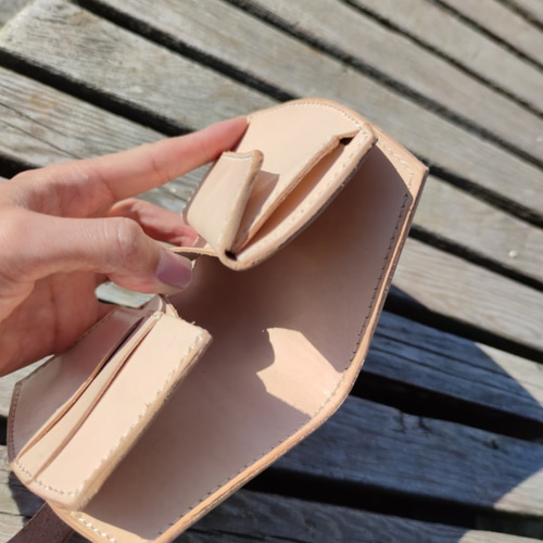 ベルトループミドルウォレット 極厚ヌメ革 本革 昭南ベンズ 生成り経年  