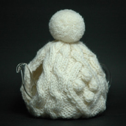 アラン編みのティーコゼー（ホワイト） 2枚目の画像