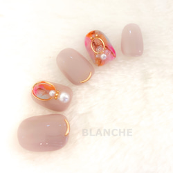 ネイルチップ★指先が綺麗に見える♪   blanche★グレージュお洒落ネイル 1枚目の画像