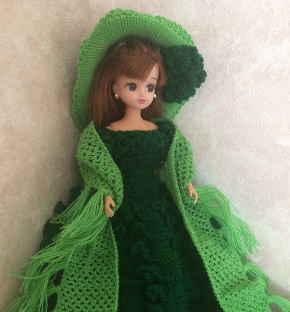 緑色のドレスと帽子の人形 ドール服/リカちゃん/編み物/ハンドメイド/グリーンドレス 3点セット