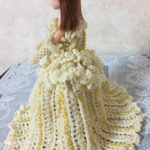 み*こ様 リカちゃんハンドメイド服　レースたっぷり♡アイボリーのドレス み*こ様 リカちゃんハンドメイド服 レースたっぷり♡アイボリー
