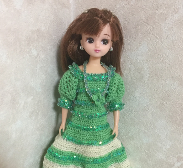ドール服/リカちゃん/編み物/ハンドメイド/緑白色 2点セット