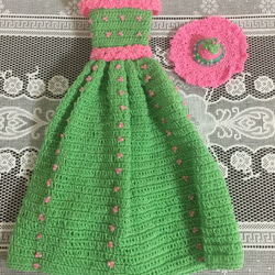 ドール服/リカちゃん/編み物/ハンドメイド/緑ピンク色 2点セット【ドレス・帽子】 6枚目の画像