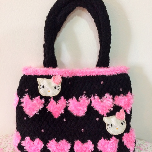 黒xピンクハート&猫カバン/ふわふわバッグ手編みかぎ針編み手作り