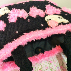 黒xピンクハート&猫カバン/ふわふわバッグ手編みかぎ針編み手作り/ショルダーバッグ 3枚目の画像