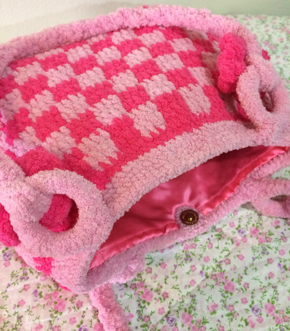 ピンク/ギンガムチェックふわふわバッグ/バッグ手編み/かぎ針編み/手作り 3枚目の画像