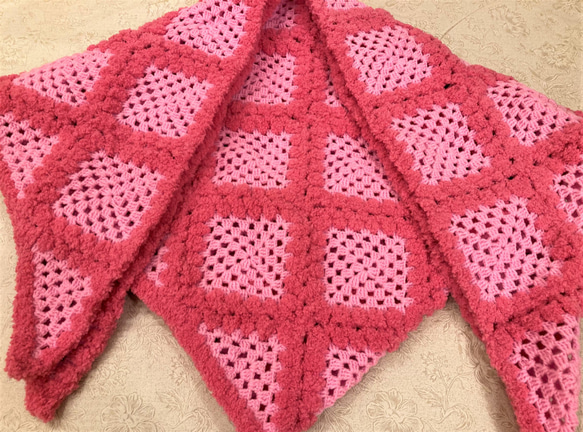 ミックスピンク ふわふわ暖かいショール/手編み/かぎ針編み/ハンドメイドショール 2枚目の画像