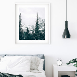 雪降る山々と森、針葉樹 パイン フォレスト 雪 ポスター 3枚目の画像