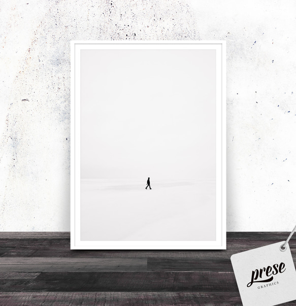 無音の光の中、雪原を歩く、デジャブのような光景 1枚目の画像