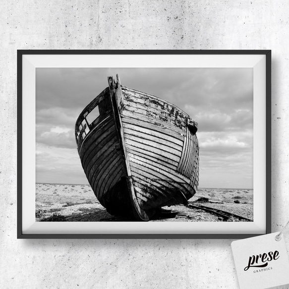 海岸に放棄されたボート ポスター 白黒 ブラックアンドホワイト 2枚目の画像