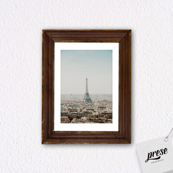エッフェル塔とパリ市街、青空の空間とパリ市街地のグラデーション 2枚目の画像