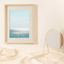 アクアマリンの海の輝き 究極のリラクゼーションを感じるポスター 夏の輝く海、ミニマル 3枚目の画像