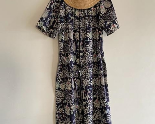 専用です。 リバティ生地使用　ヨシエ　ネイビー　ワンピース リバティ ワンピース シンプルギャザーOP （ヨシエ）ネイビー系