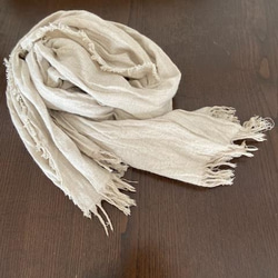 洗いこまれた綾織リネンウール  フリンジ　ストール 2枚目の画像