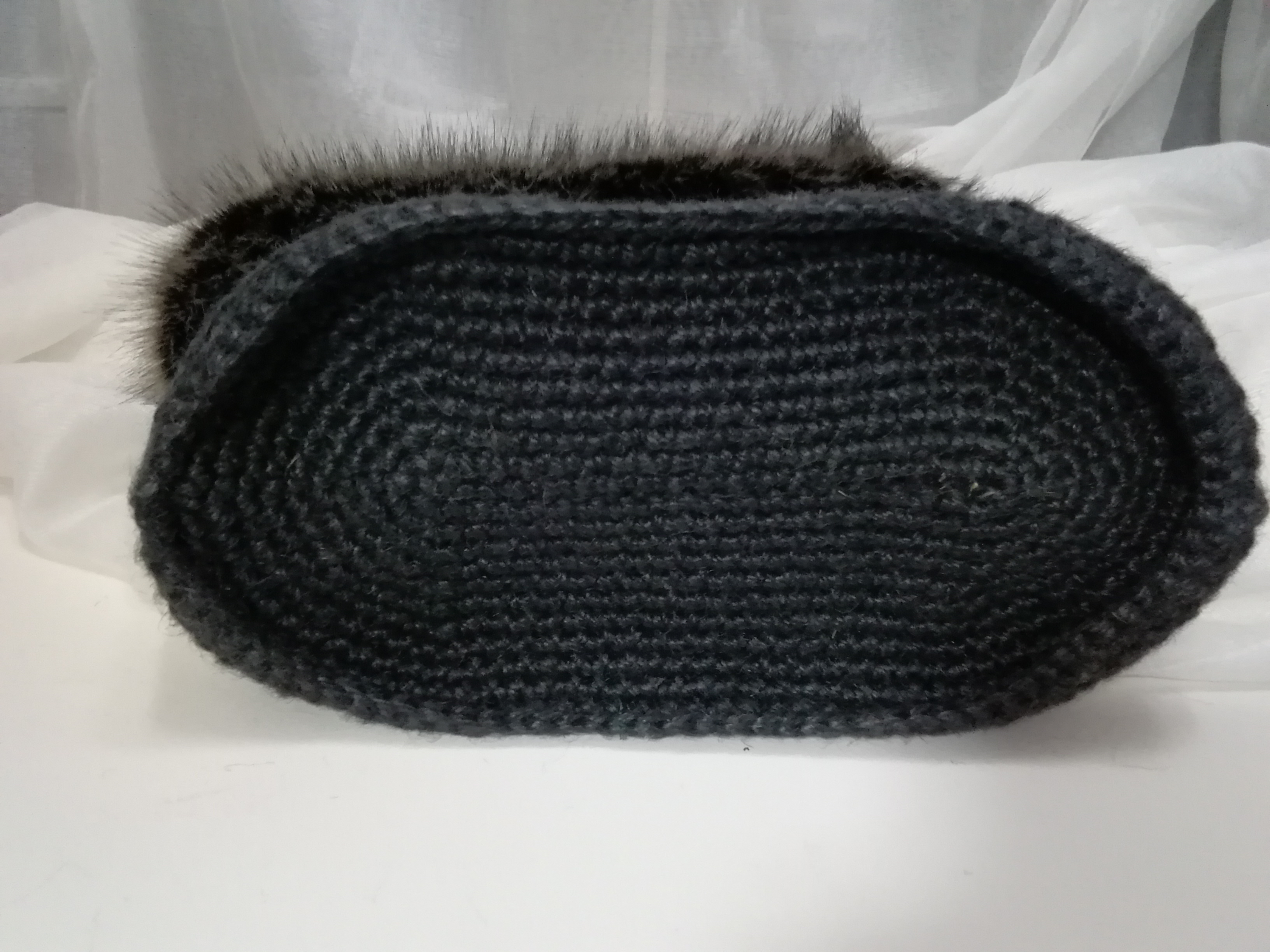 フェイクファー付き麻紐バンブーバッグ(毛長)ブラック