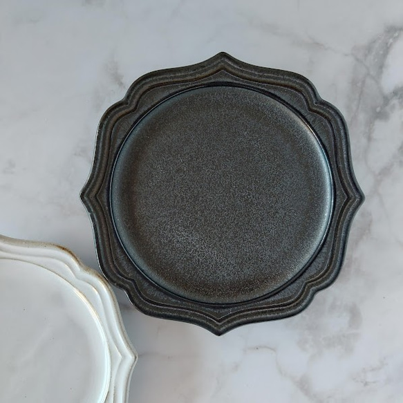 陶器のキャンドル皿 （キャンドルプレート）【黒】 1枚目の画像