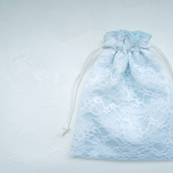 アイスブルー☆透き通るような水色が涼しげなお花柄のチュ－ルレースを重ねた巾着ポーチ:受注製作です 2枚目の画像