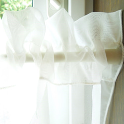 エアリーなホワイト・ボイルレースのシンプルなカフェカーテン2枚セット:受注製作です 4枚目の画像