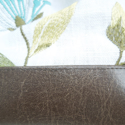 PVCレザー切替　花柄刺繍リネンの巾着ポーチ（青)受注製作です 8枚目の画像