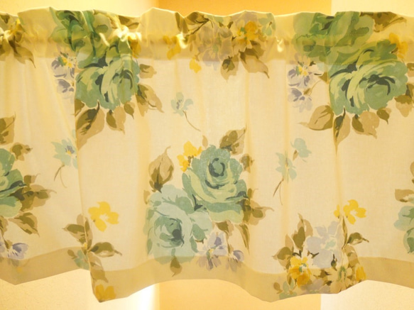 100×40丈：水色がキレイ・大きな花柄のコットン100％カフェカーテン:受注製作です 7枚目の画像