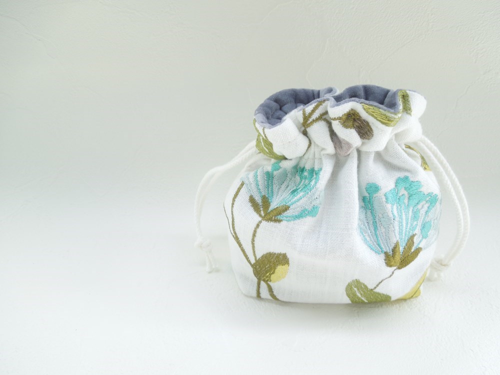リネンのこきんちゃんL 花柄刺繍(青)コロンと巾着よりすこし