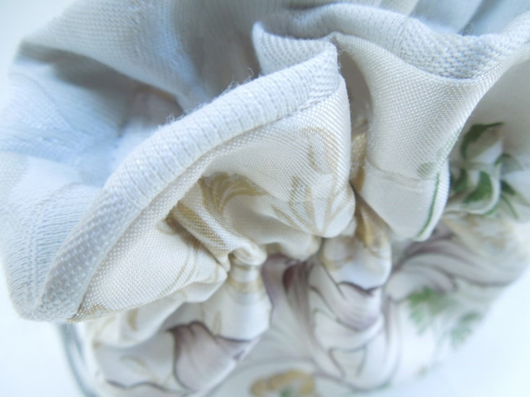 シックなオトナ色☆百合の花がお上品なコロンとした巾着ポーチ:受注製作です 10枚目の画像