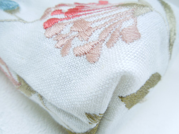 リネンのこきんちゃん☆花柄刺繍(赤)小さい巾着ポーチ:受注製作です 6枚目の画像