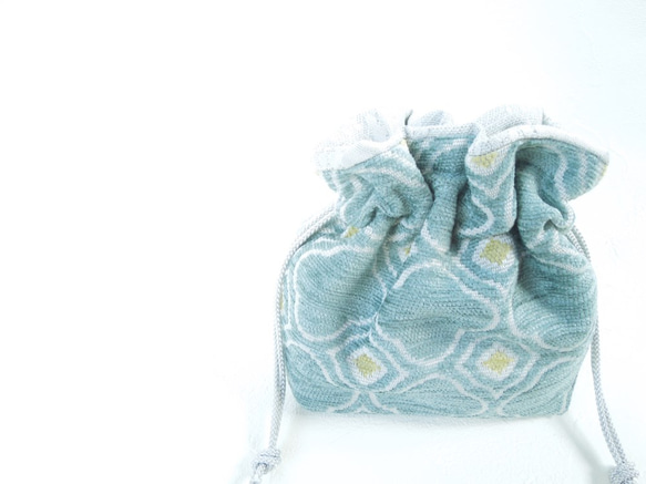 モロッカン・サックスブルーのコロンとした巾着ポーチ:受注製作です　 2枚目の画像