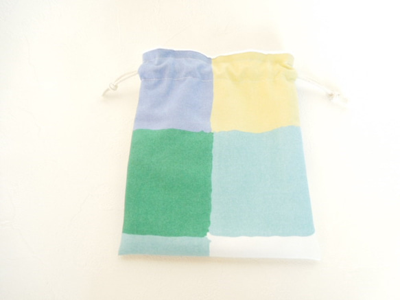□しかく□しかく□パステル絵の具みたいなカラフルプリントの巾着袋☆入学準備・給食袋にも☆受注製作です 6枚目の画像