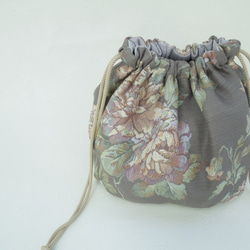 送料無料・ホンのちょっとだけ訳アリ・花柄の織り模様がクラシックな巾着バッグ 4枚目の画像