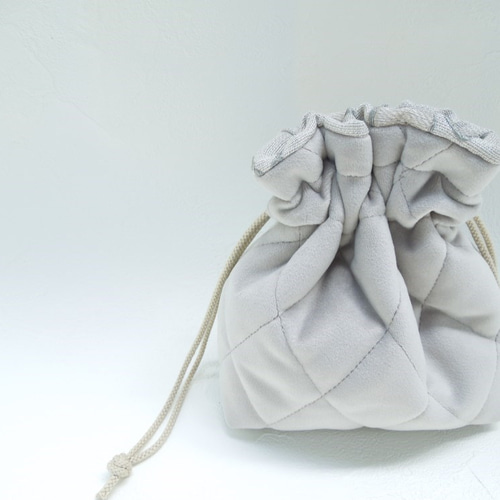 オトナのグレージュ☆ふっくらキルティングのコロンとした巾着ポーチ