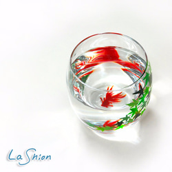 ○●La shion●○金魚(夏)  ハンドペイント 丸型ロックグラスタンブラー 単品◆日本製 1枚目の画像