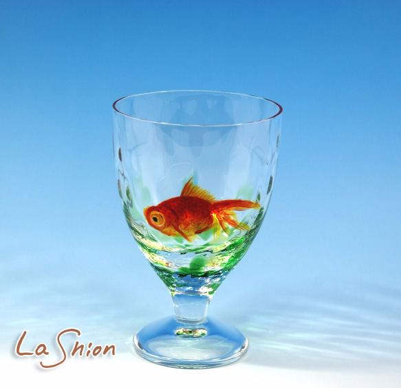 ○●La shion●○ 揺らめく金魚のショートステムグラス  単品 2枚目の画像