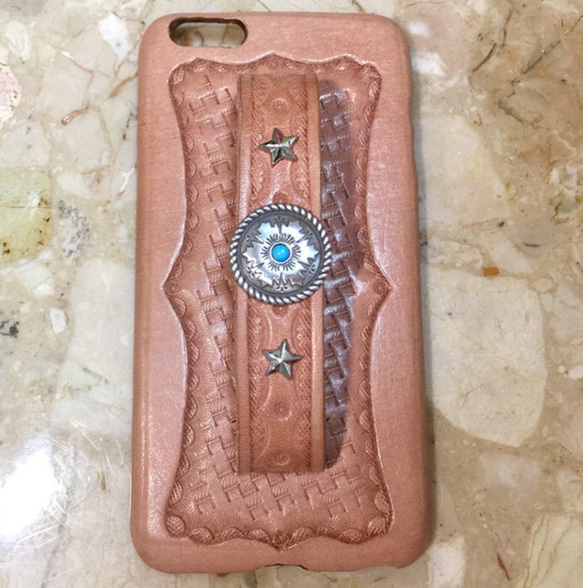 レザーカービング落下防止指入れiphoneケース6plus 7plus コンチョ レザーカービング落下防止指入れiphoneケース6plus 7plus
