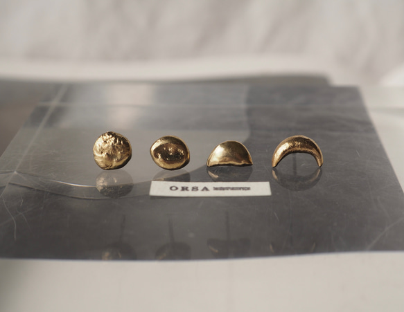 Wadd"Ａ"：片耳 brass stud pierce / full moon 5枚目の画像