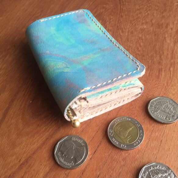 手染めマーブル模様の牛革の極小財布 3枚目の画像