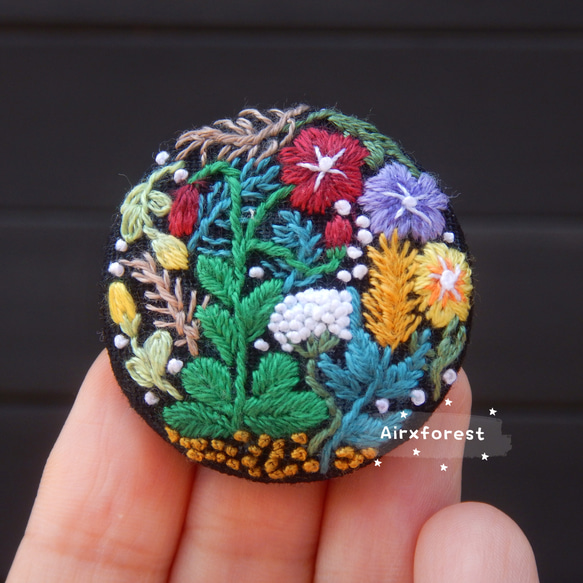 【Flowers】Hand embroidery Brooch 手刺繡花草胸針 第1張的照片