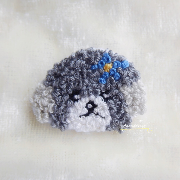 グレープードル刺繡ブローチ/ピン/小物/アクセサリー 1枚目の画像