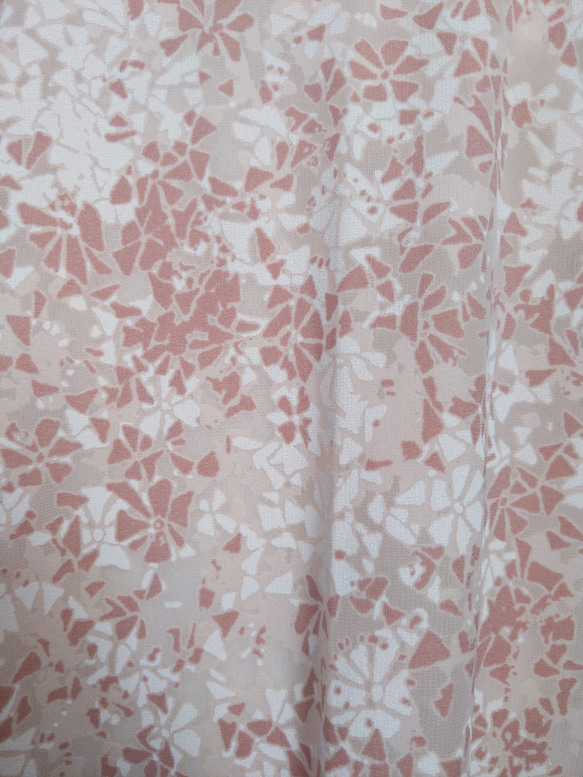 これからの季節にお勧め　春色桜色　ロールカラーワンピース 透け感のあるオパール加工　シワにならず 小顔効果♡春の装い 6枚目の画像