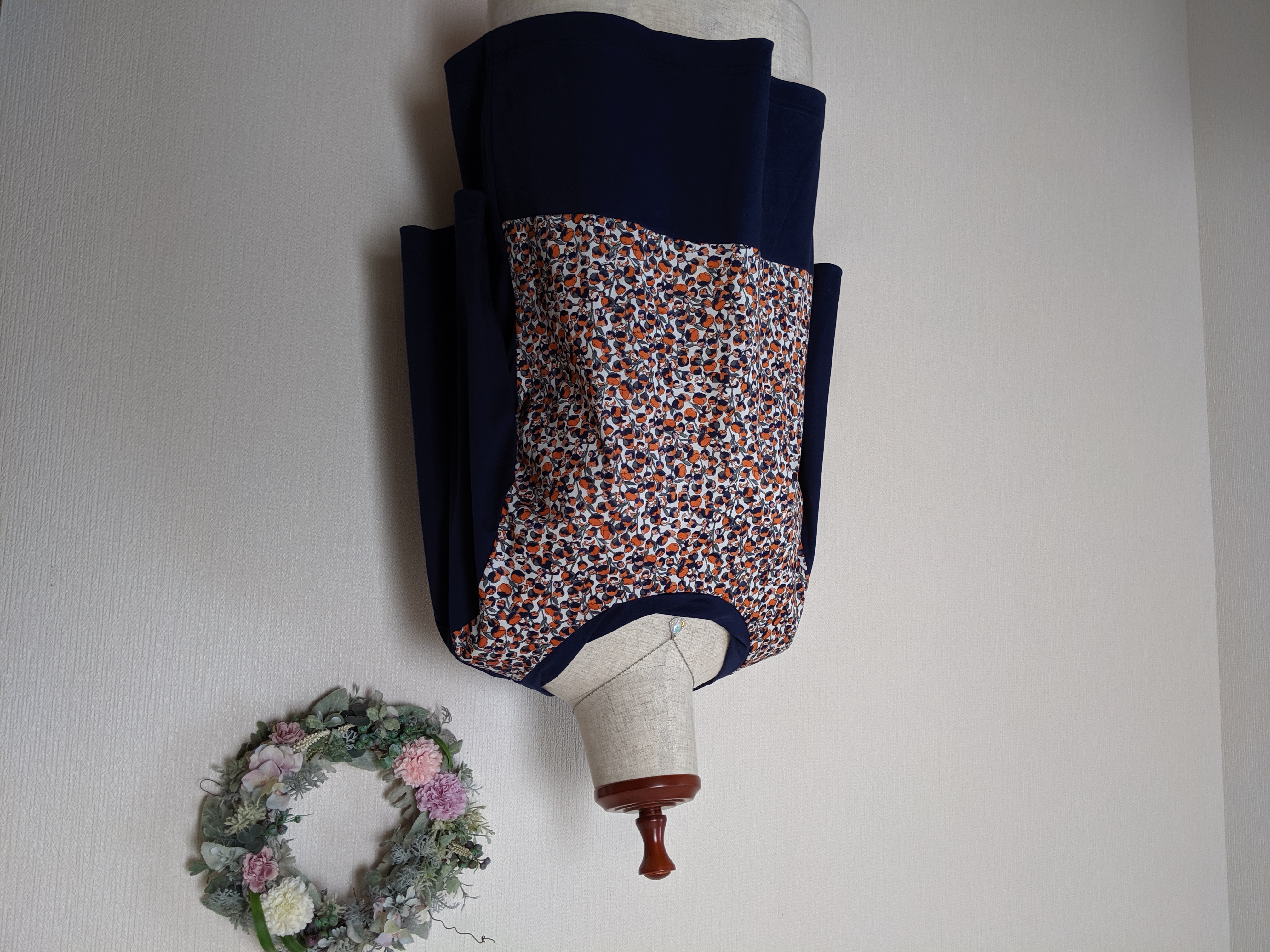 現品限り　リバティイライザス　短めチュニック　七分丈　お洒落カットソー　優しい綿素材　ＭＬ〜