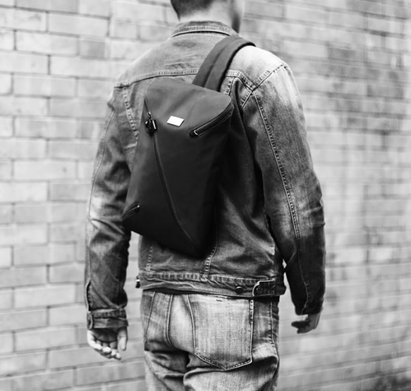 新品未使用 AMIRI ボディバッグ ショルダーバッグ ブラック/グレー 2025年最新】AMIRI バッグの人気アイテム - メルカリ