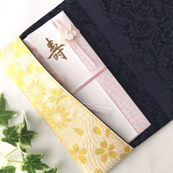 艶やか 袱紗(ふくさ)  流水菊桜 黄色 1枚目の画像