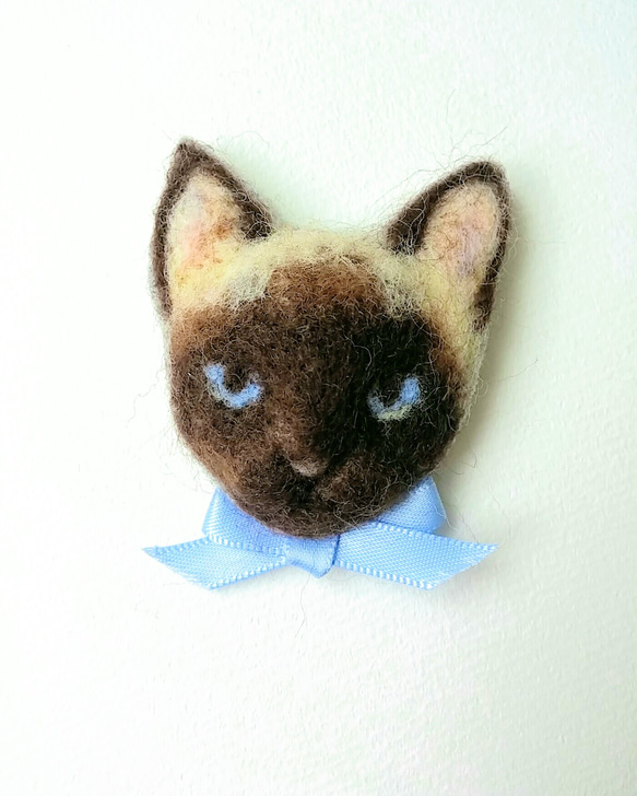 青い瞳のシャム猫ブローチ❇ 3枚目の画像