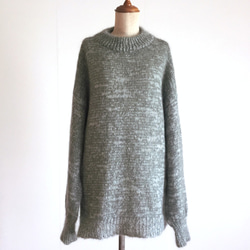 ヘザーグレーのモヘアロングセーター　グレーモヘアと白糸ミックス 1枚目の画像