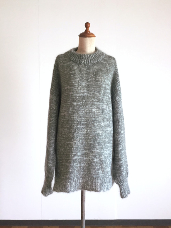 ヘザーグレーのモヘアロングセーター　グレーモヘアと白糸ミックス 1枚目の画像